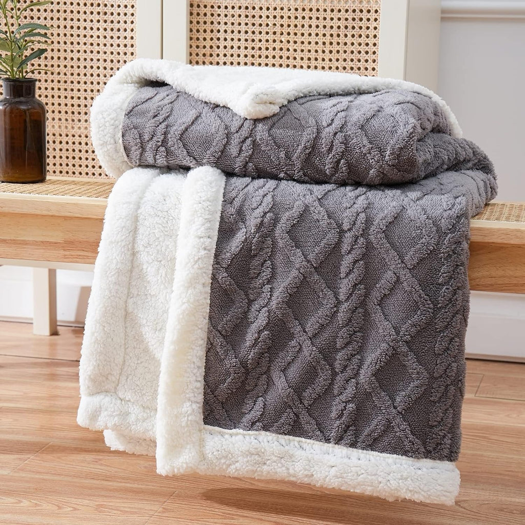 Reversible Sherpa Throw Blanket – Ultimate Comfort 1