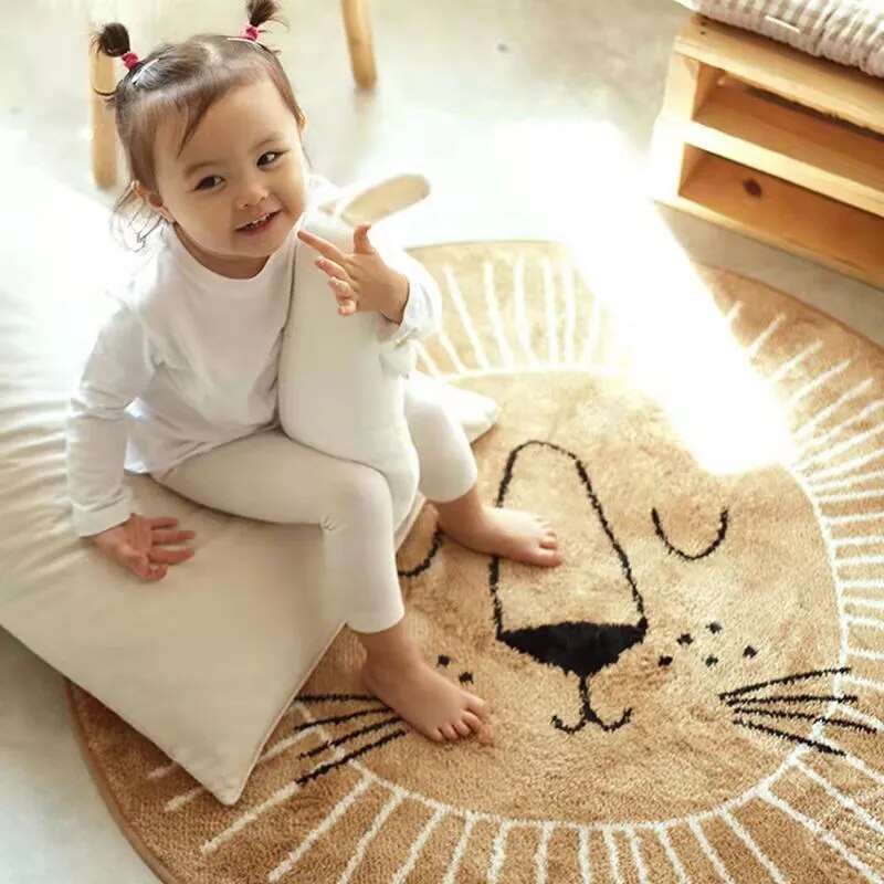 Round area rug – Soft polyester – Lion design – Perfect for kids' playroom – Available in 31.5, 39.4, and 47.2 inches 2