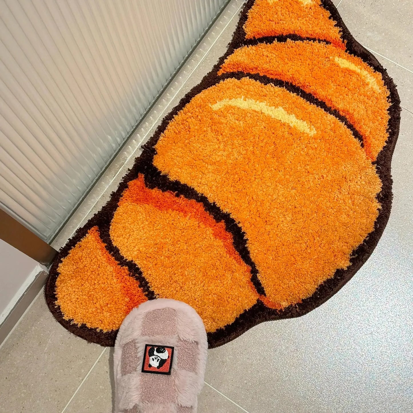Non-Slip Croissant Bathroom Mat – Water Absorbent Flocking Bath Rug for Safety and Comfort, 60cm x 40cm-3