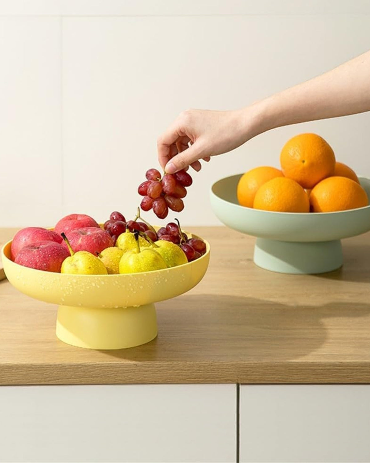 Serving bowl – Ceramic – Vintage design – Retro colors – Elegant kitchen accessory 1