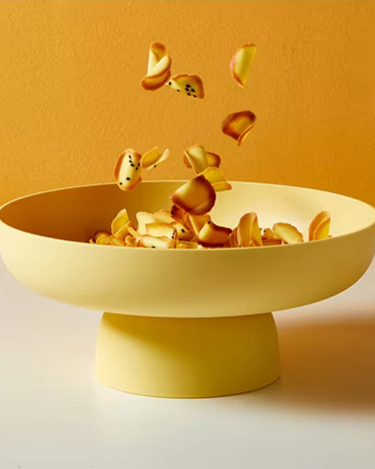 Serving bowl – Ceramic – Vintage design – Retro colors – Elegant kitchen accessory 3