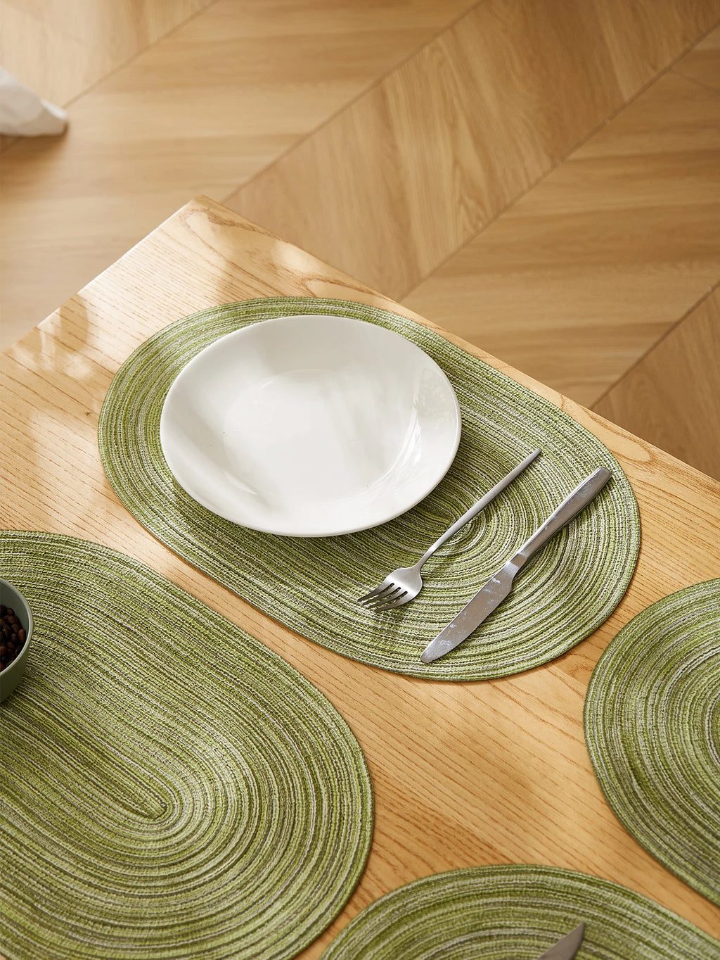 Set of 4 Washable Heat-Resistant Placemats, Non-Slip, Mixed Colors, 12 x 18 Inches for Kitchen Dining Table 5