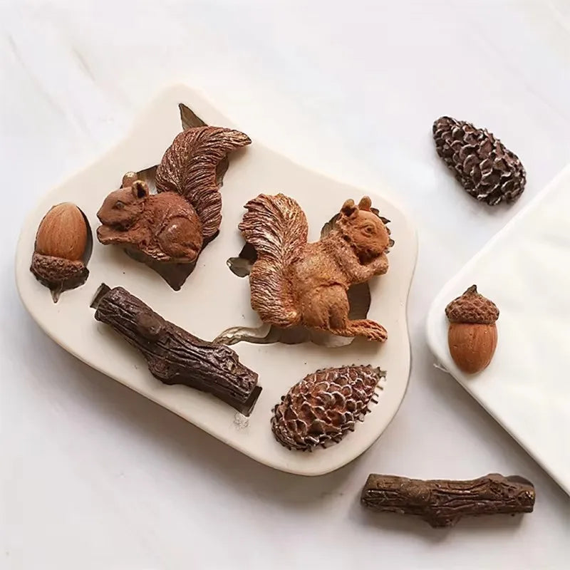 Silicone mold – Pine cone design – Non-stick baking tool – Ideal for fondant and chocolate 0
