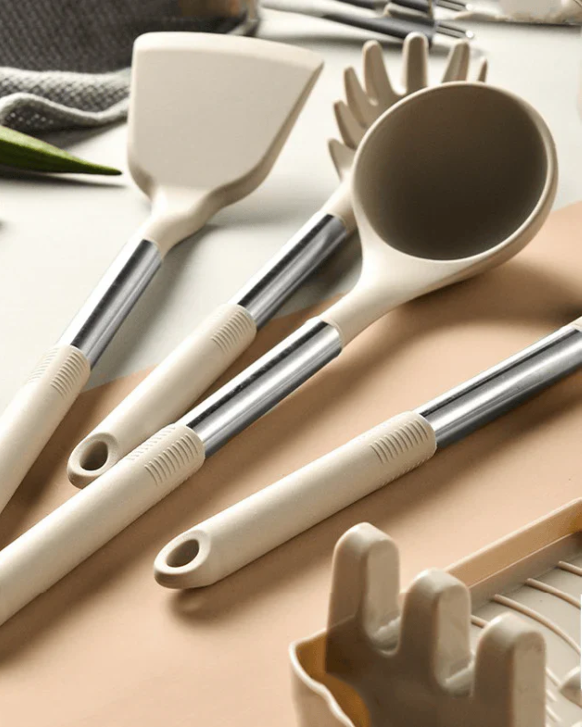 Silicone utensil set – 13-piece – BPA-free – Heat resistant – Beige latte kitchen tools 2