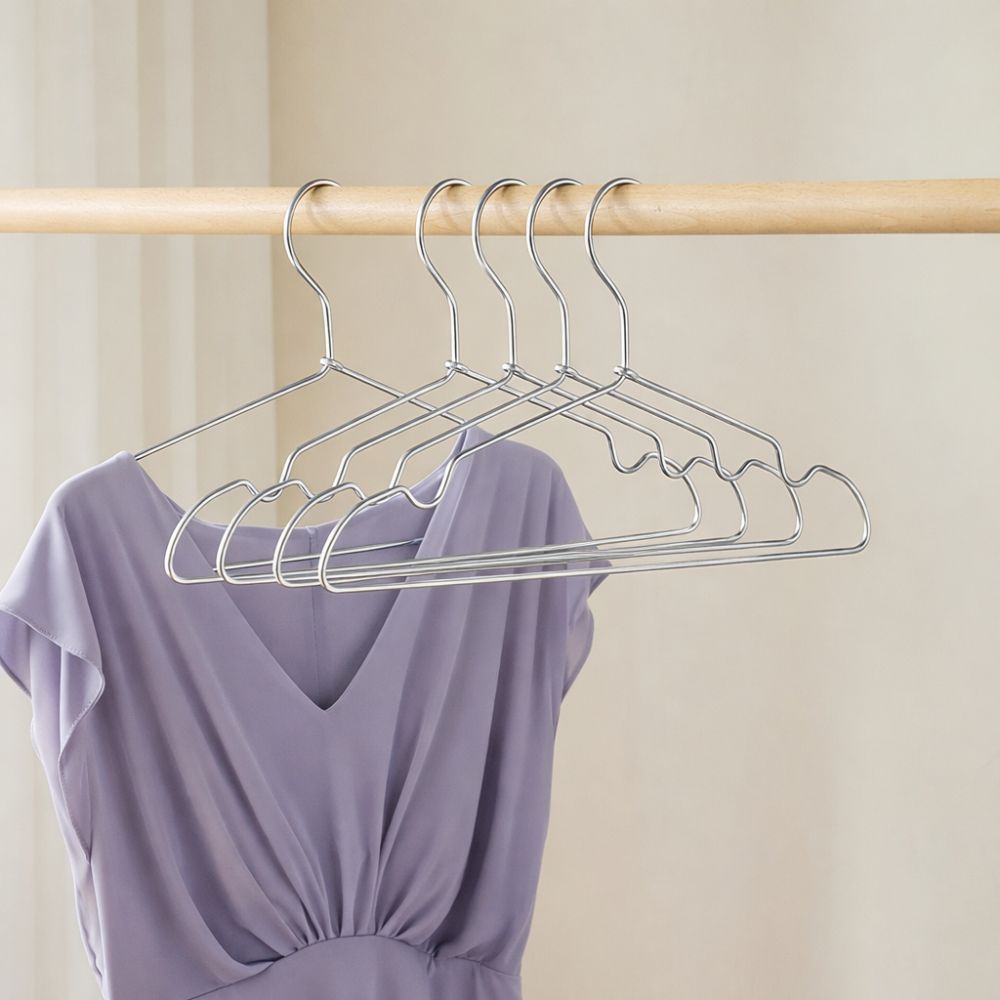 Slim Aluminum Hangers - Elegant Space-Saving Clothes Hangers 2