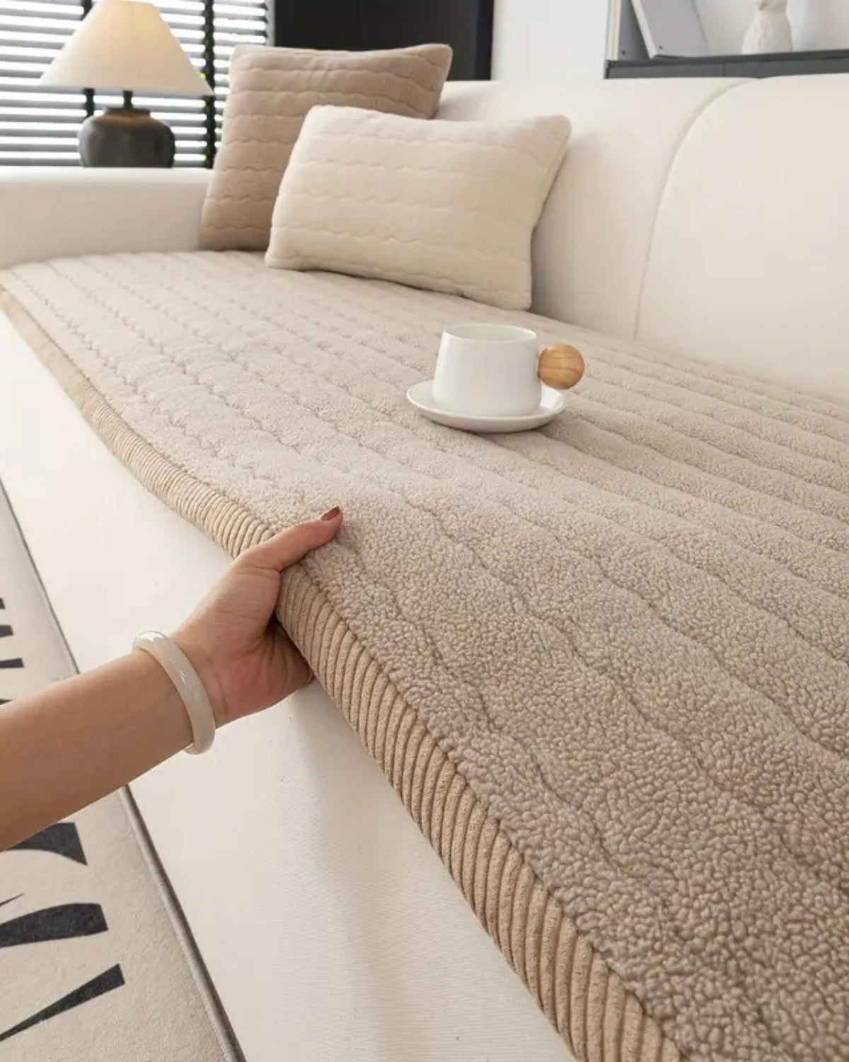 Sofa cover – Plush fabric – Elegant neutral tones – Pet-friendly and machine washable 10
