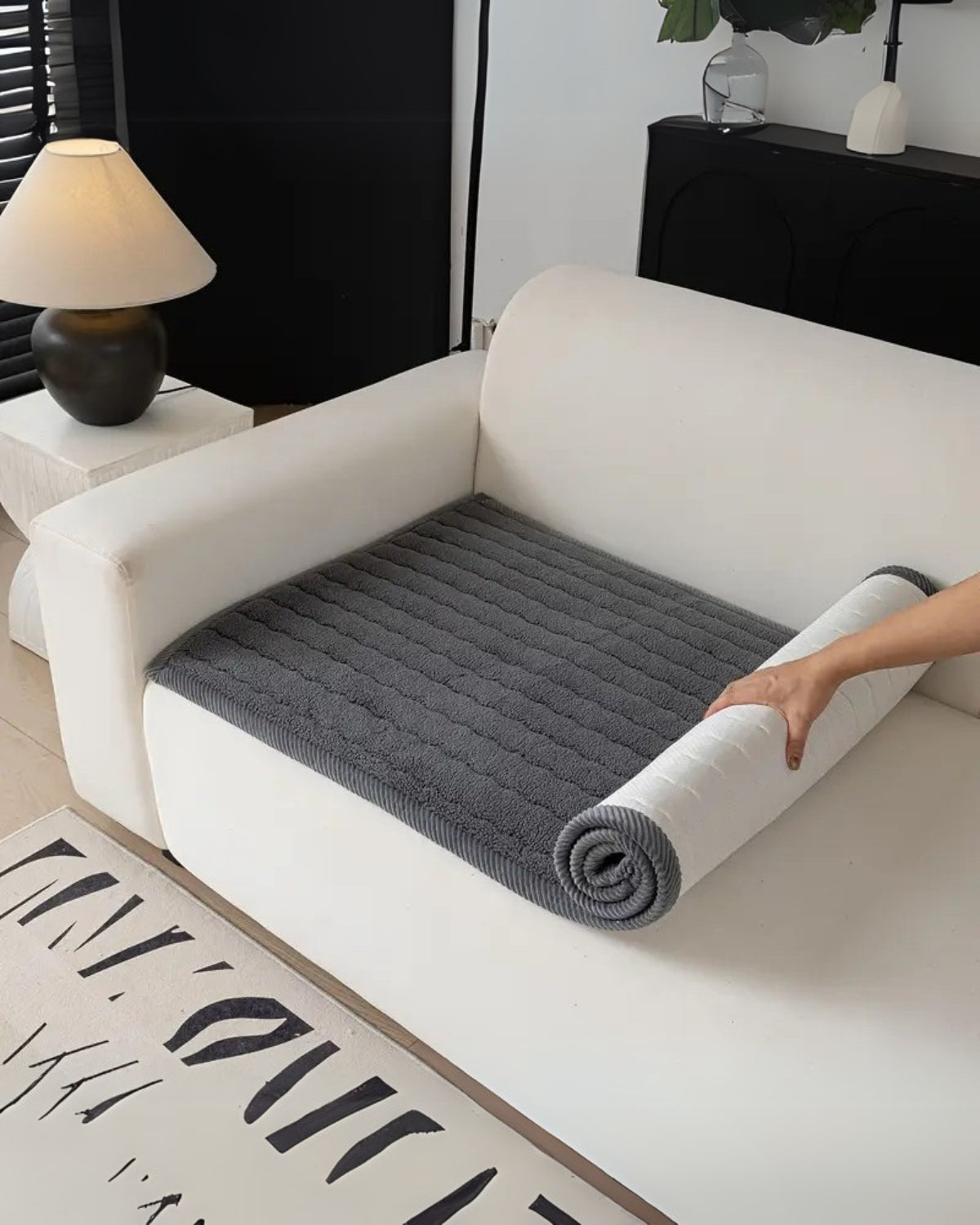 Sofa cover – Plush fabric – Elegant neutral tones – Pet-friendly and machine washable 3