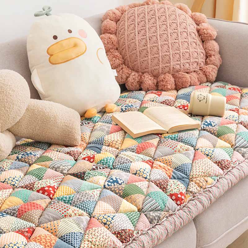 Sofa protector – Quilted design – Non-slip backing – Durable polypropylene cotton 3