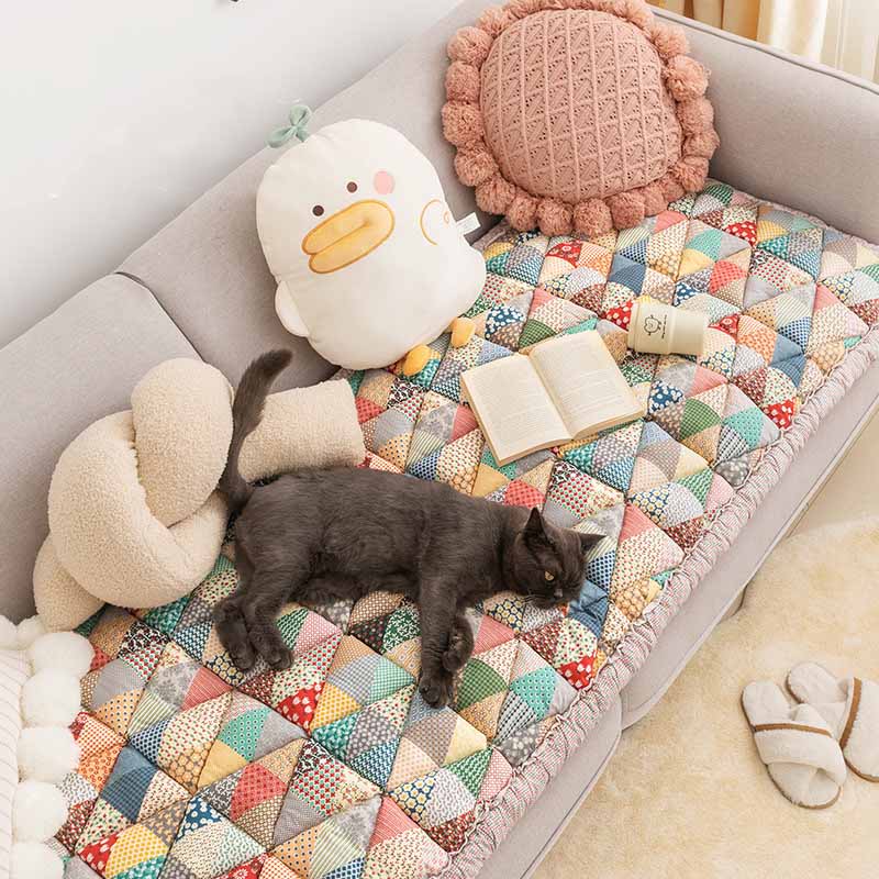 Sofa protector – Quilted design – Non-slip backing – Durable polypropylene cotton 4