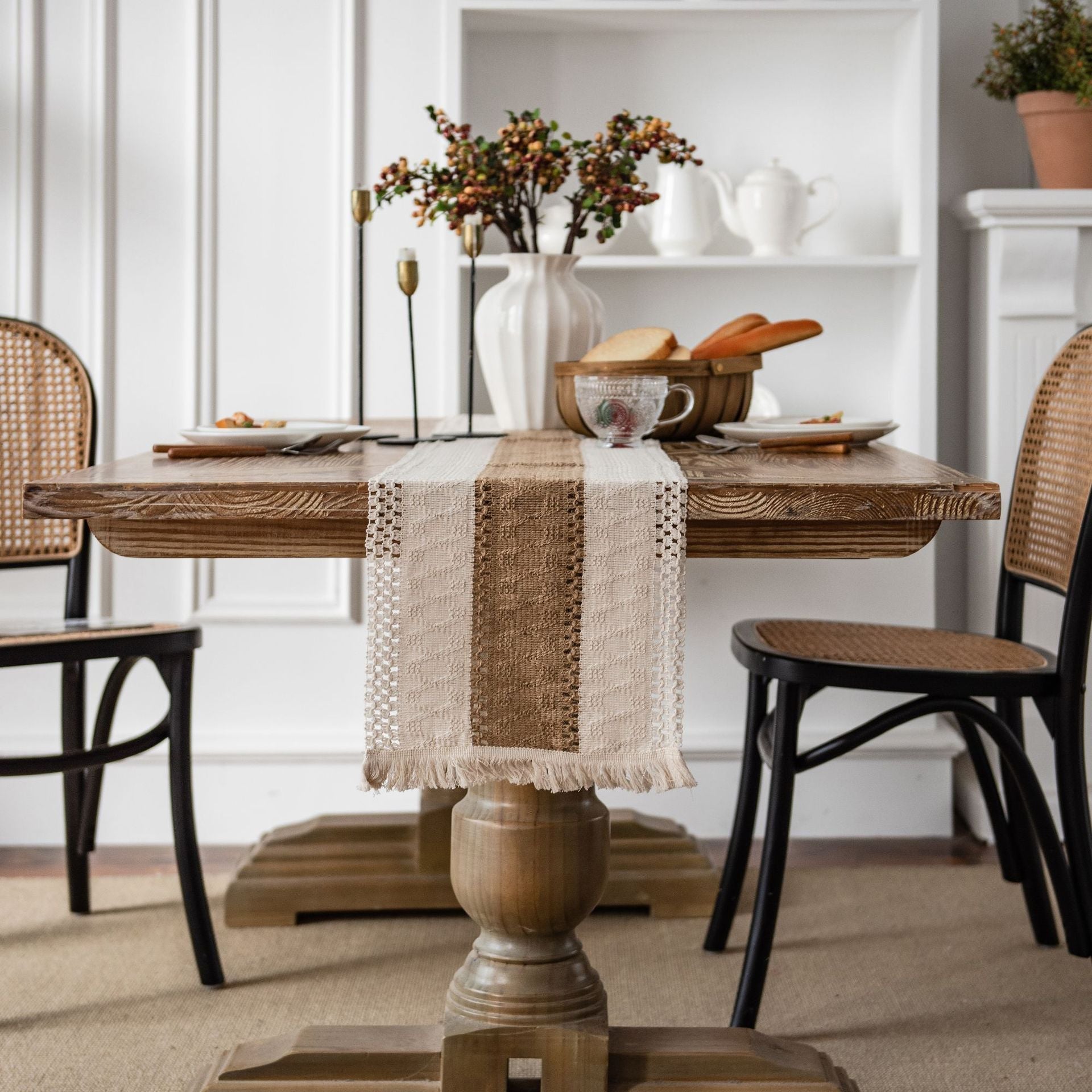 Table runner – 100% polyester – Rustic white and brown striped – Perfect for dining tables 4