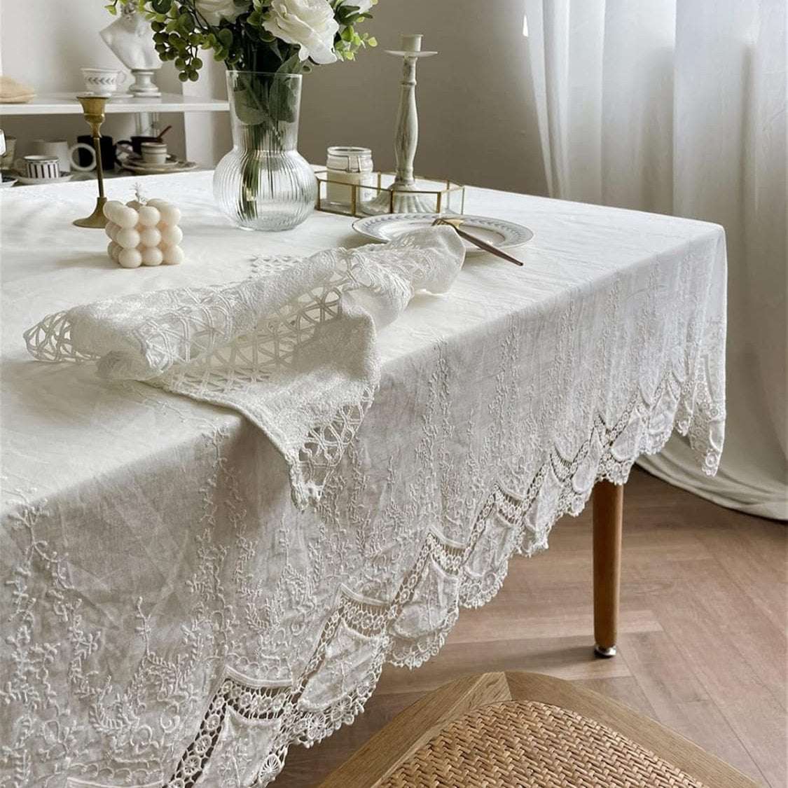 Tablecloth – Cotton lace – French white design – Elegant dining accessory – Machine washable 3