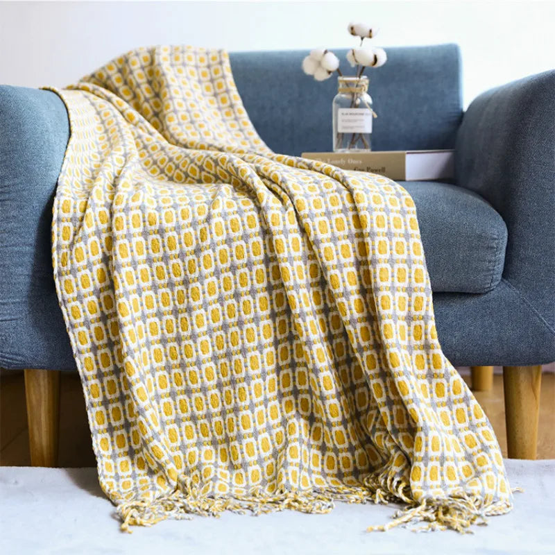 Throw blanket – Knitted fabric – Navy blue checkered design – Cozy sofa accessory with tassels 6