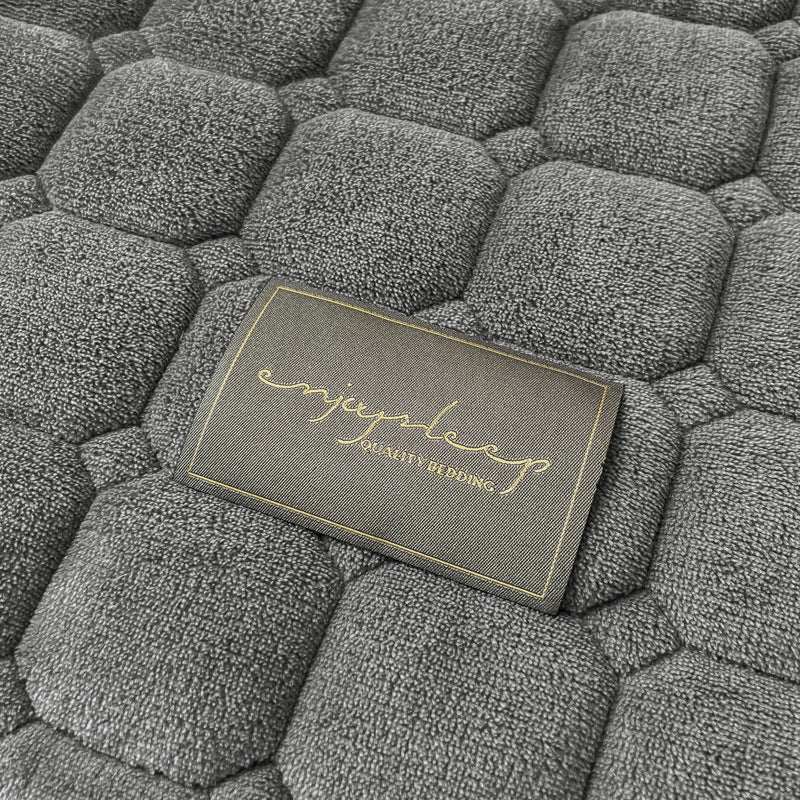 Throw blanket – Soft fabric – Modern square texture – Cozy home accessory 3