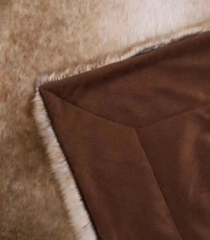 Throw blanket – Soft faux fur – Luxurious brown design – Cozy accessory for bed or sofa 4