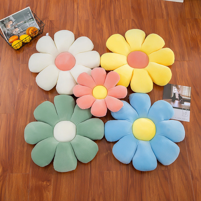 Throw pillow – Soft fabric – Daisy flower design – Cozy accent for couch or bed 2