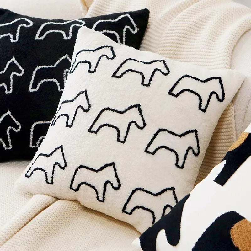 Throw pillow cover – 100% polyester – Cute embroidered animal design – Cozy home accessory – 17.7 x 17.7 in 18