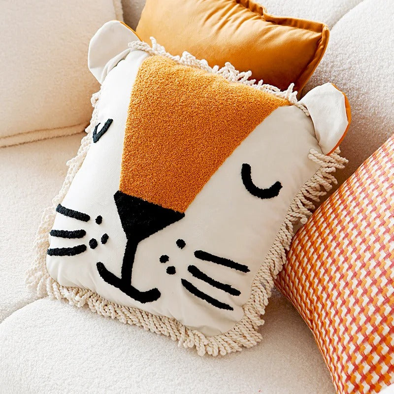 Throw pillow cover – 100% polyester – Cute embroidered animal design – Cozy home accessory – 17.7 x 17.7 in 20
