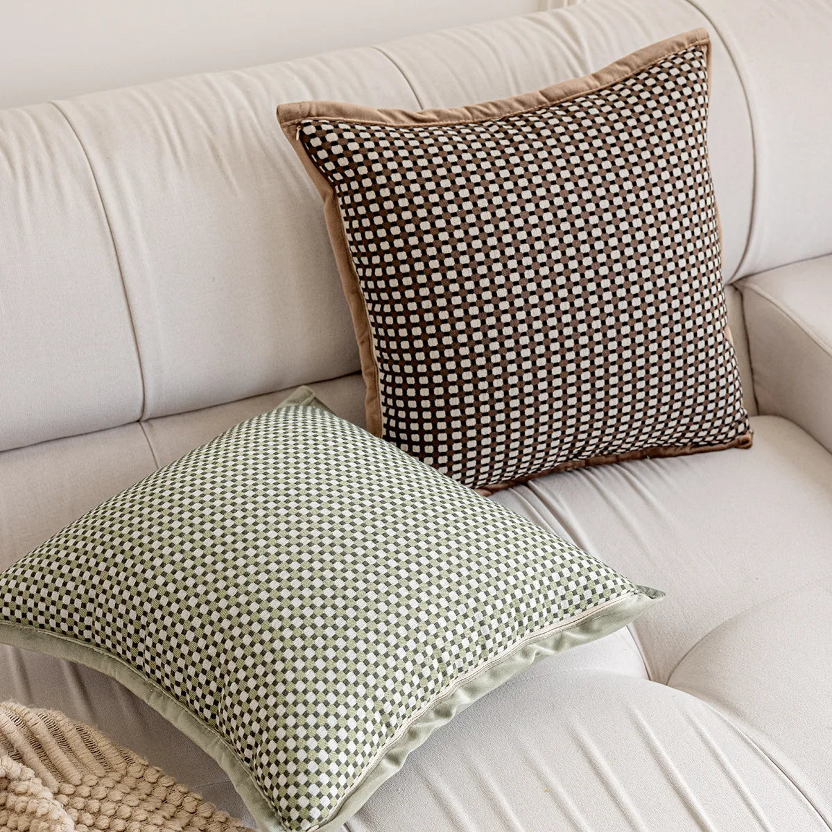 Throw pillow cover – Durable fabric – Green and brown grid – Modern decorative cushion – 17.7 x 17.7 in 0