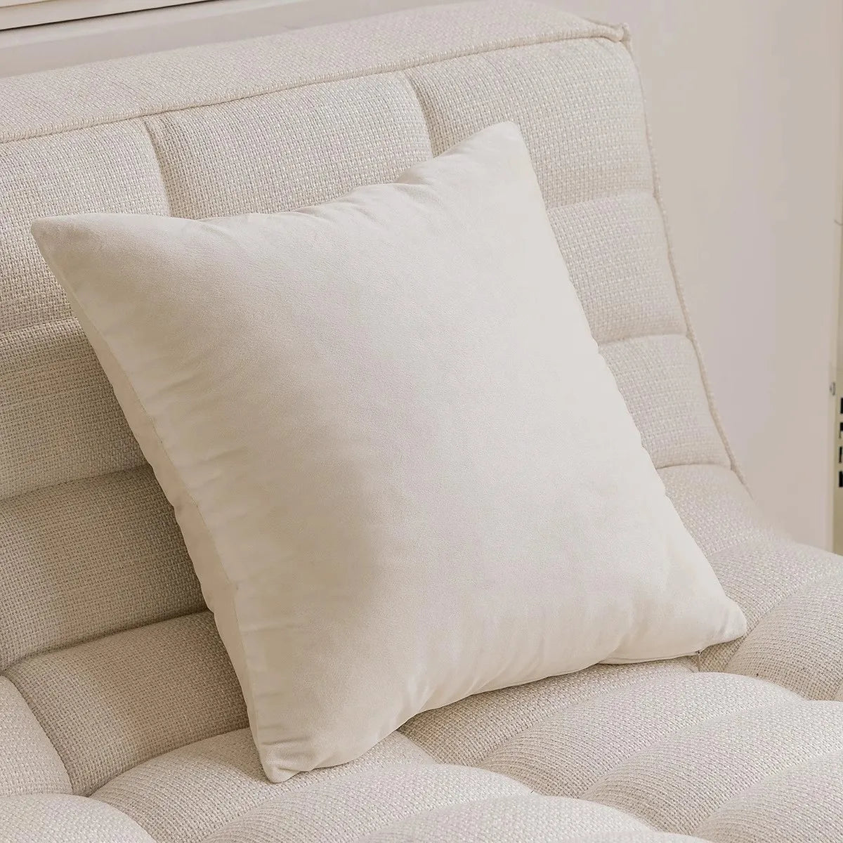 Throw pillow cover – Soft fabric – Pink retro design – Decorative home accent for living room 7