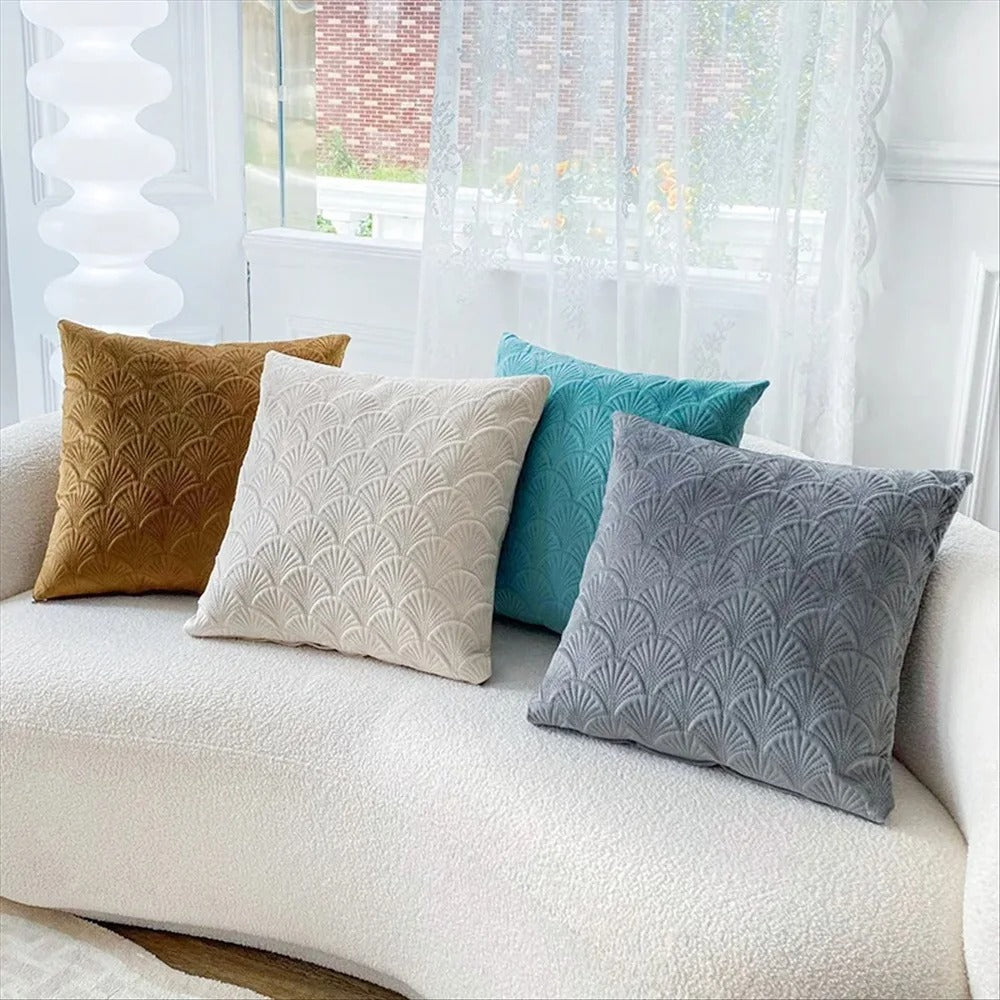 Velvet cushion covers – Soft fabric – Distinctive shell design – Cozy home accents – 17.7 x 17.7 in 1