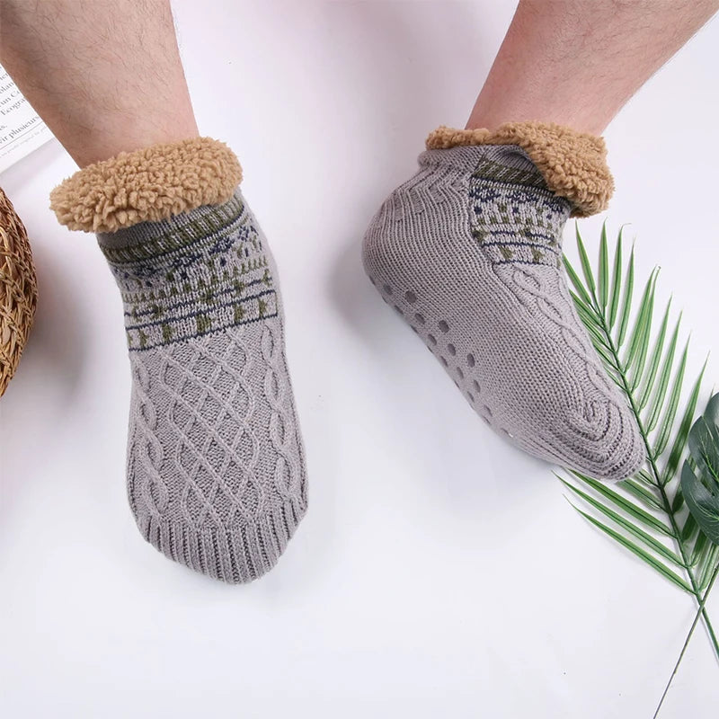 Cozy winter socks in soft gray fleece with a non-slip grip sole for stability. Ideal for keeping feet warm and secure during cold months. Perfect for 4