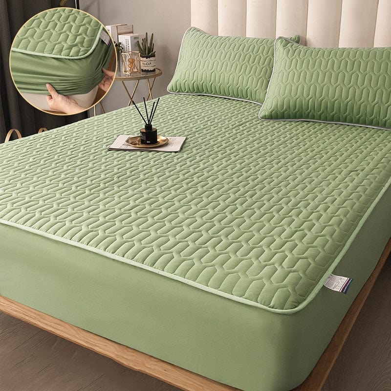 Waterproof queen mattress protector featuring a soft knotted design for enhanced comfort. Made from durable, breathable material in a classic white color, it provides excellent 1