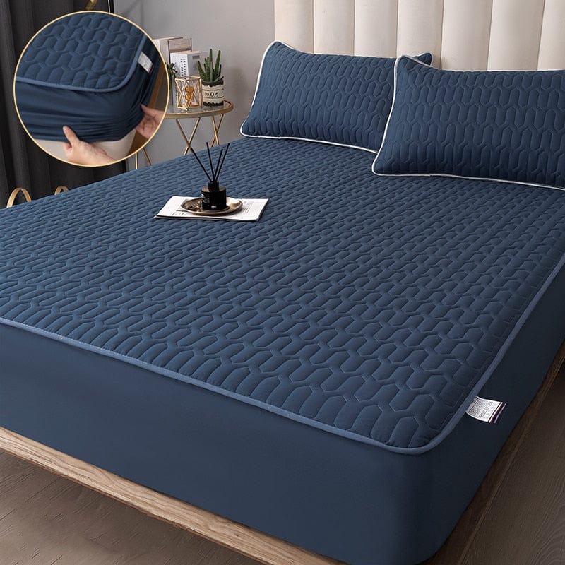 Waterproof queen mattress protector featuring a soft knotted design for added comfort. Made from durable, breathable material to prevent stains and spills while maintaining a cozy 2