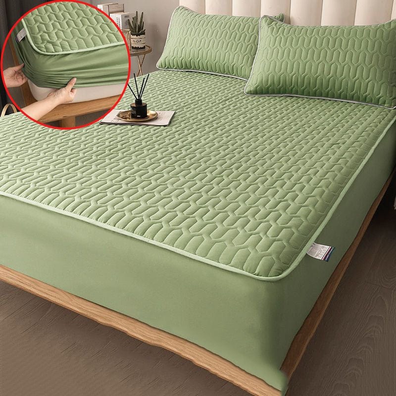 Waterproof queen mattress protector featuring a soft knotted design for added comfort. Made from durable materials, this protector ensures protection against spills and allergens while enhancing 5