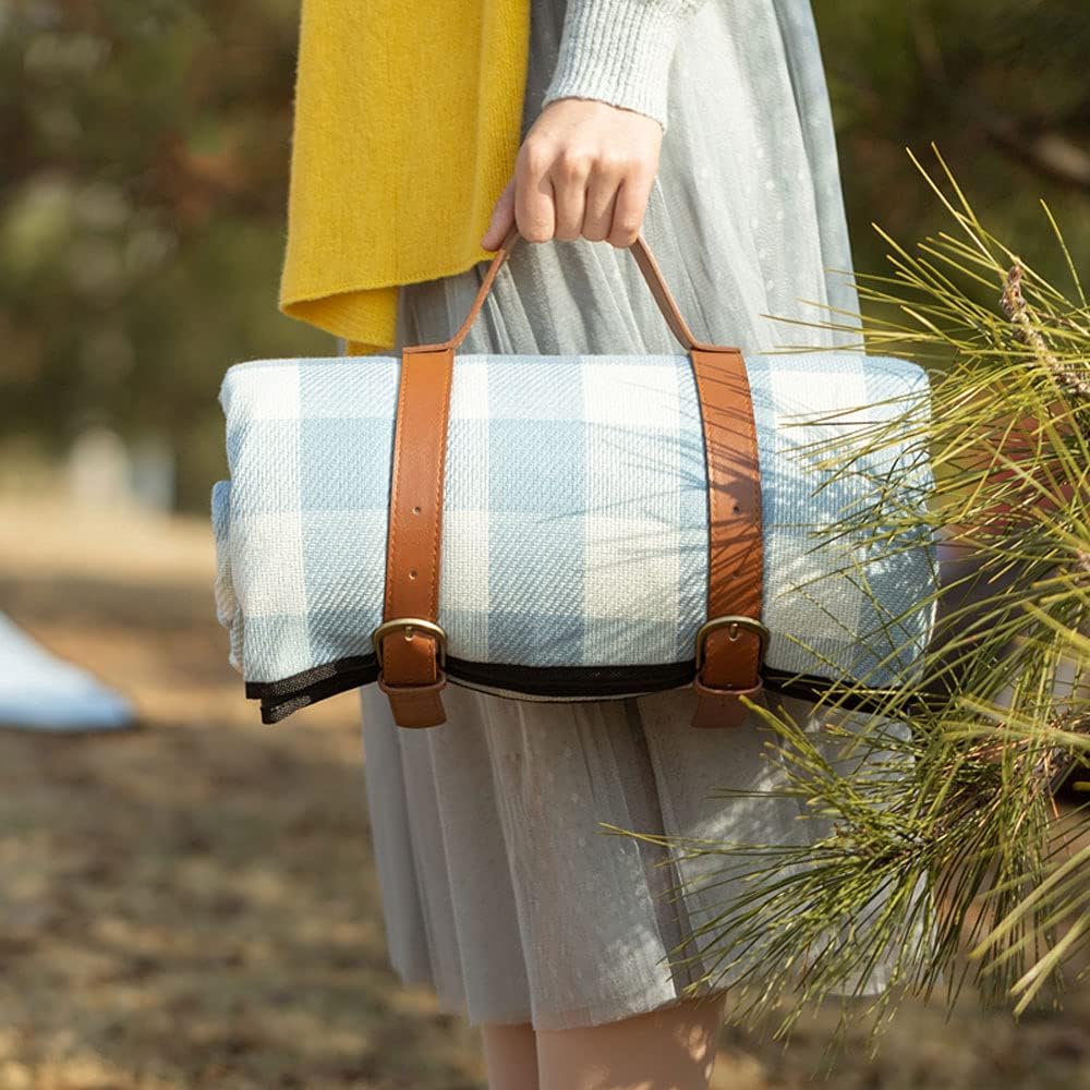 Waterproof picnic blanket – Foldable outdoor mat – Soft PEVA – 59 x 79 in – Ideal for beach, park, and camping 4