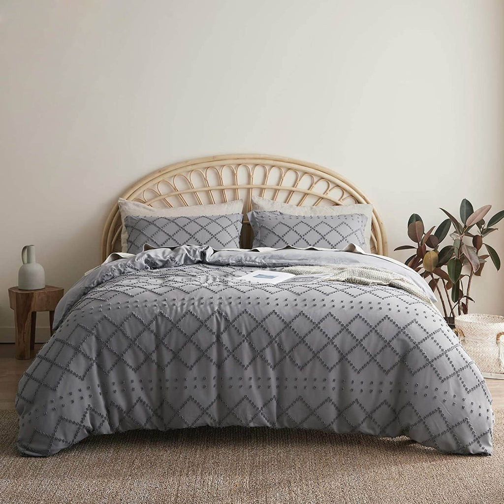 White cotton duvet cover set featuring a soft waffle texture, designed for both King and Queen sizes. The set adds a cozy and modern touch to any bedroom 4