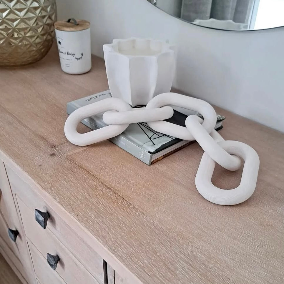 Wooden chain link – Hand-carved – Modern rustic design – Unique home decor accent – 10 x 4 x 2 in 0