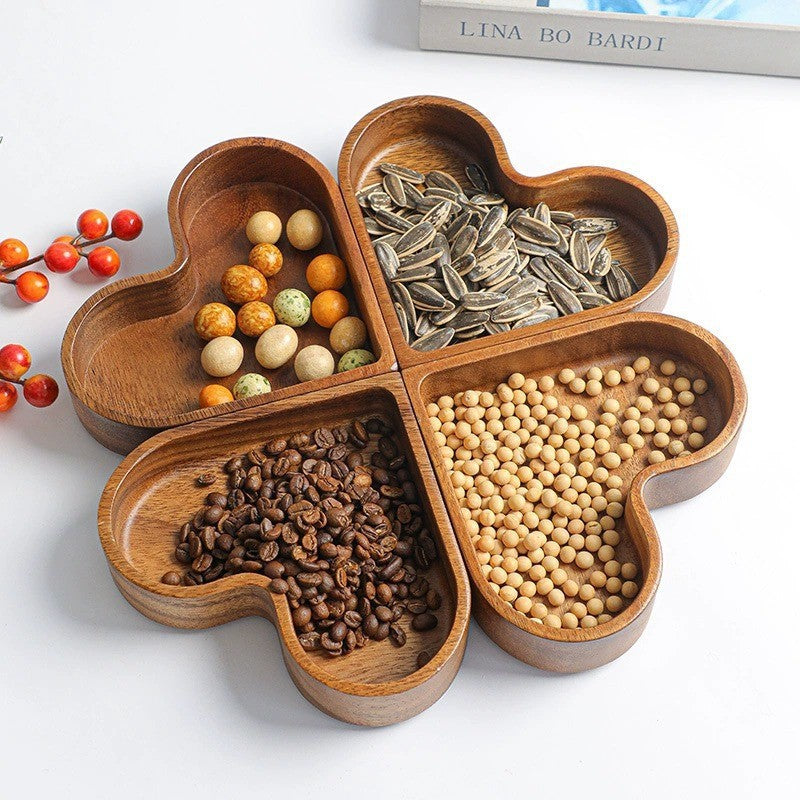 Wooden snack tray – Heart-shaped design – Natural wood – Ideal for gatherings and gifting – 6.7 x 5.9 x 1.2 in 1