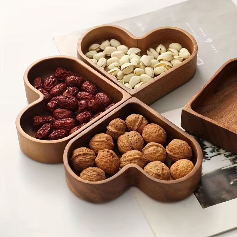 Wooden snack tray – Heart-shaped design – Natural wood – Ideal for gatherings and gifting – 6.7 x 5.9 x 1.2 in 3
