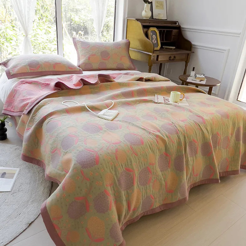 Cotton quilt – Orange ginkgo leaf pattern – Reversible design – Soft and breathable bedding
