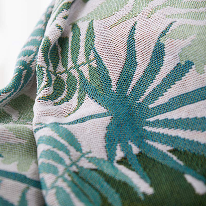 Fringed sofa throw – high-quality sofa covers for an elegant look