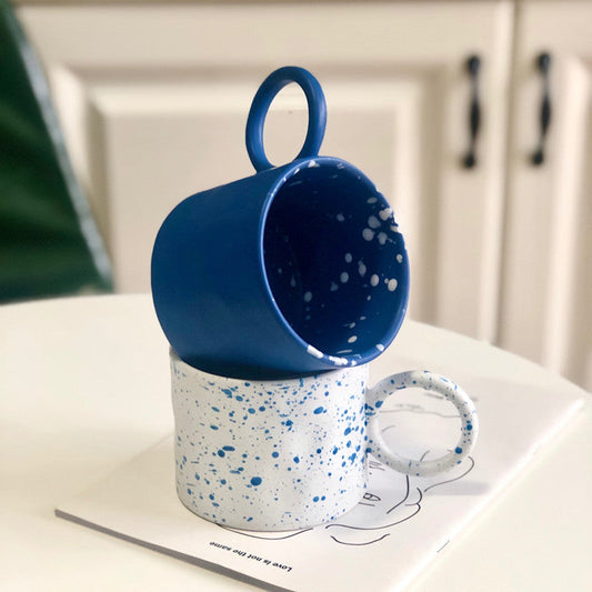 Elegant Ceramic Mug with Modern Design