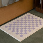 Soft Checkered Bathroom Rug – Non-Slip & Quick-Dry Bath Mat
