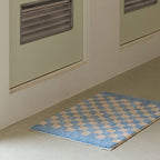 Soft Checkered Bathroom Rug – Non-Slip & Quick-Dry Bath Mat